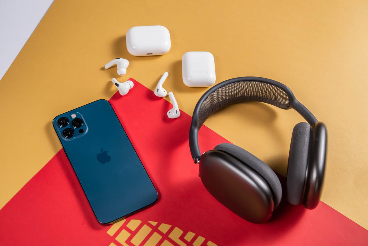 airpods一代_第一代airpods_戴airpods三代耳朵疼