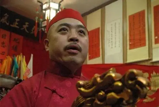 袭击英文怎么读_袭击的英文_恐怖袭击英文
